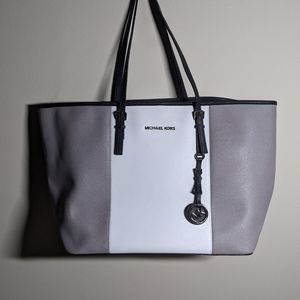 Michael Kors Jet Set Tote EUC
